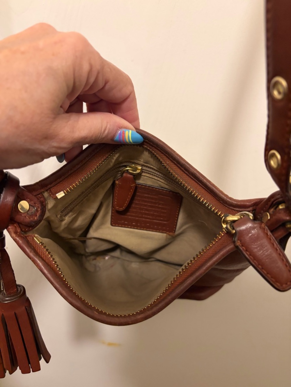 Vintage COACH black Ergo shoulder bag and Brown Legacy Crossbody bag. Set of two - Picture 9 of 9